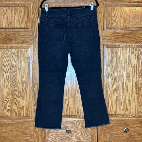 CAbi High-Low Crop #4519 Black Crop Jean Size 10 EUC - Picture 4 of 9